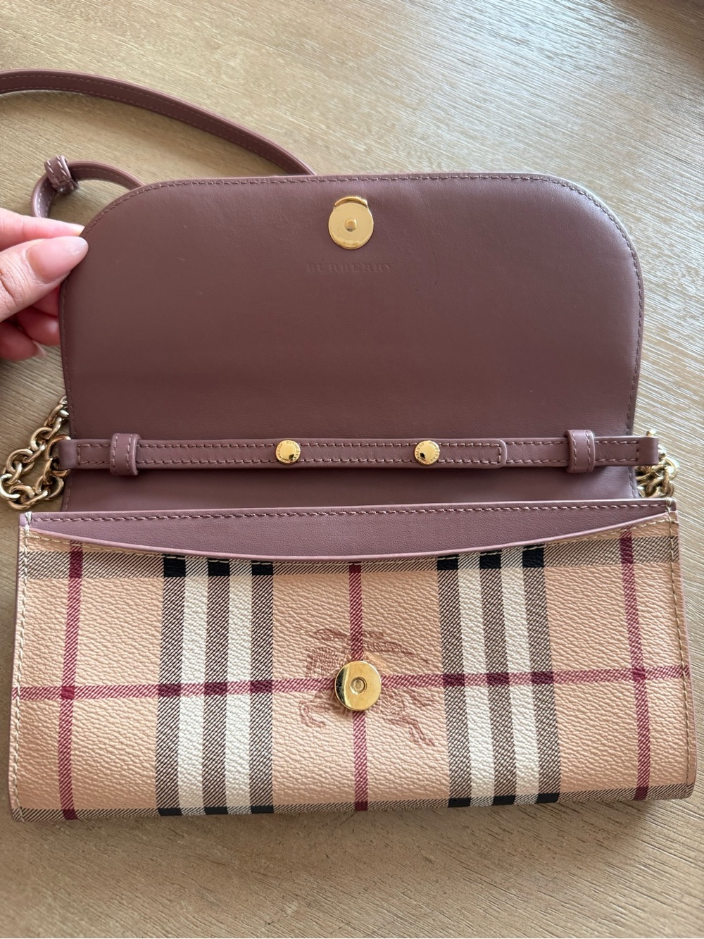 Burberry Pink Beige Vintage Check Crossbody Wallet with Gold Chain - Picture 3 of 8